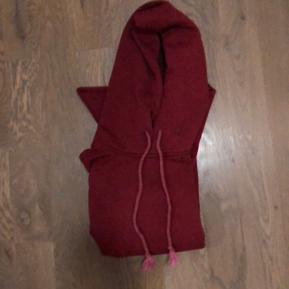 Red LF trumpet sweater - Picture 2 of 3